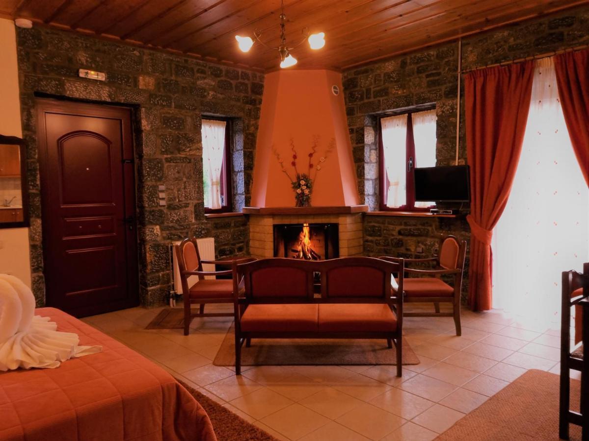 Φιλοξένια Studios Vitina Bagian luar foto